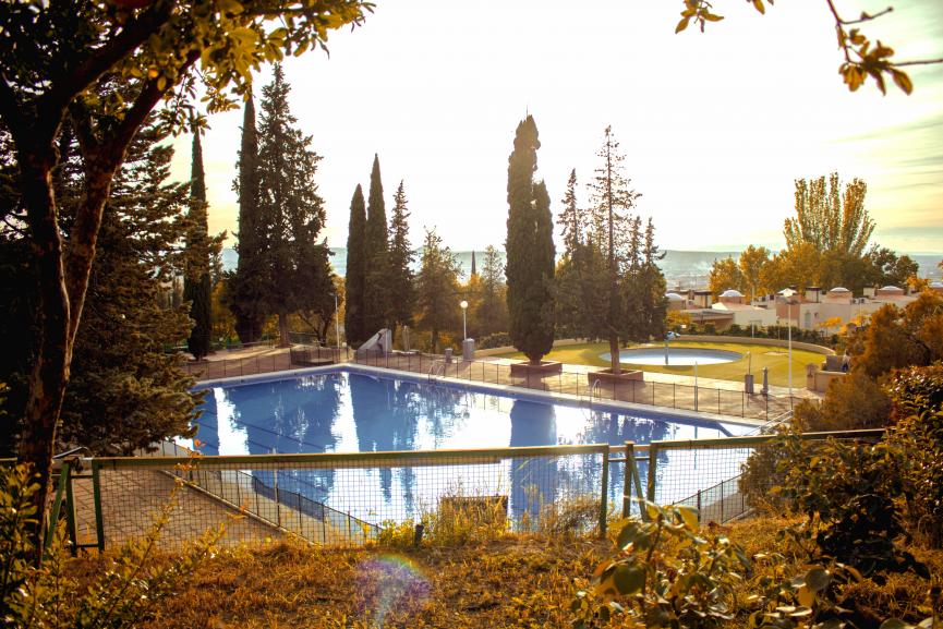 000 piscinas